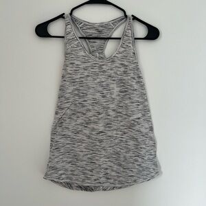 Lululemon | Essential Tank Pleated Size 4